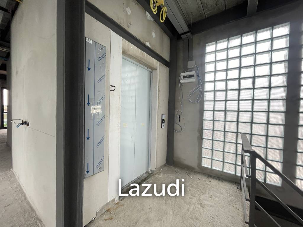 Modern 5 Storey Townhome with elevator For Sale