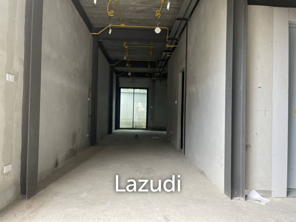 Modern 5 Storey Townhome with elevator For Sale