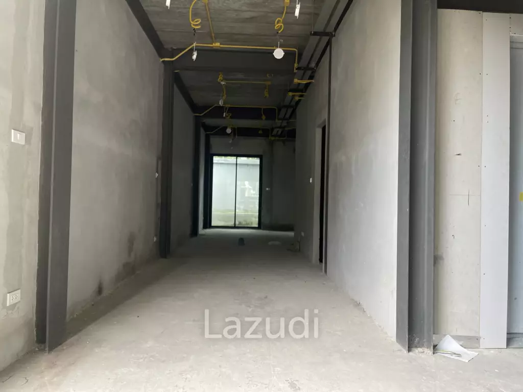 Modern 5 Storey Townhome with elevator For Sale