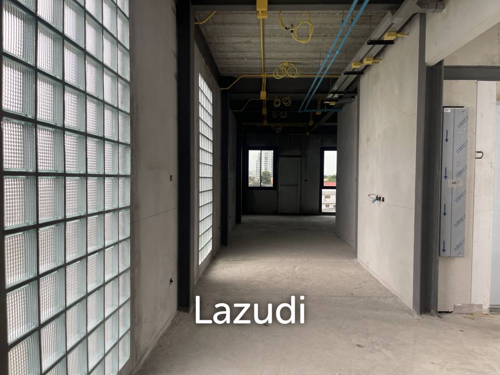 Modern 5 Storey Townhome with elevator For Sale