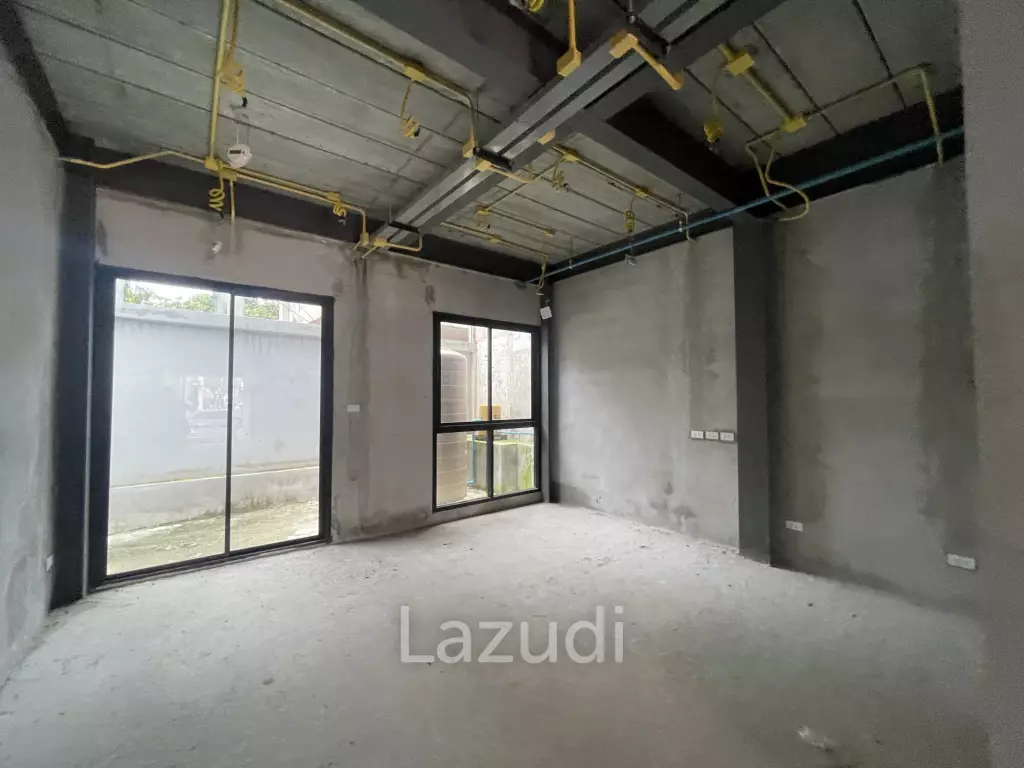 Modern 5 Storey Townhome with elevator For Sale