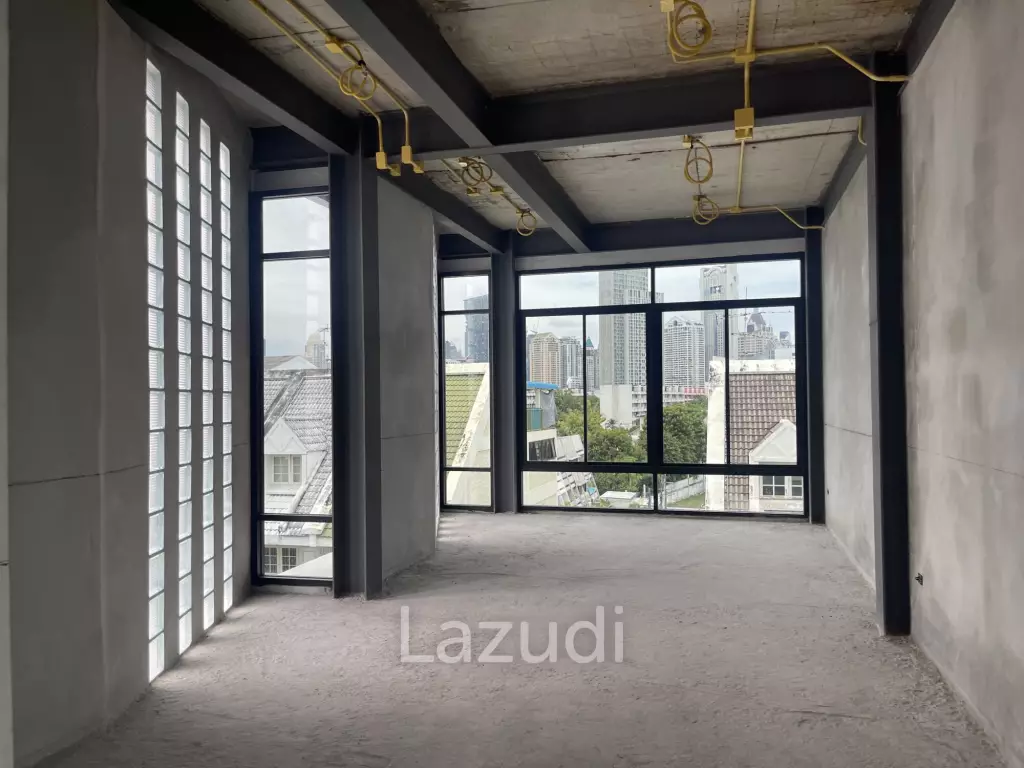 Modern 5 Storey Townhome with elevator For Sale