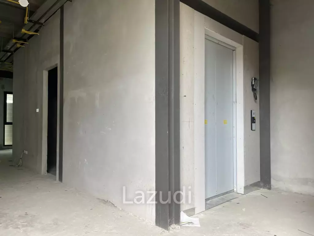 Modern 5 Storey Townhome with elevator For Sale