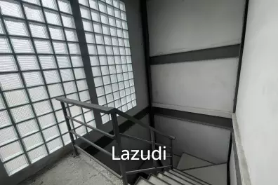 Modern 5 Storey Townhome with elevator For Sale