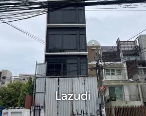 Modern 5 Storey Townhome with elevator For Sale