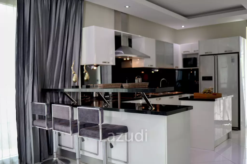 5 Bed 6 Bath 500 SQ.M Palm Oasis Villa Pattaya