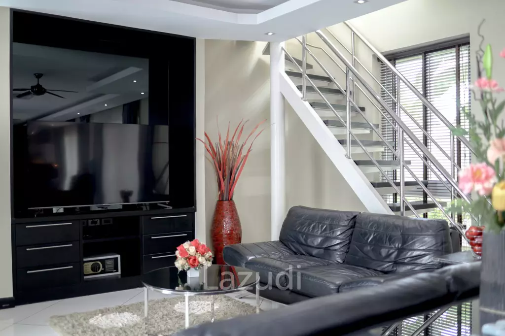 5 Bed 6 Bath 500 SQ.M Palm Oasis Villa Pattaya