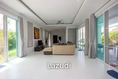WATERSIDE RED MOUNTAIN : Luxury 4 Bed Pool Villa
