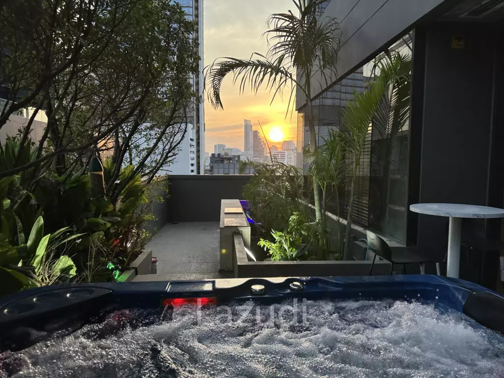 2 Bedrooms 2 Bathrooms 158 SQ.M at M Silom