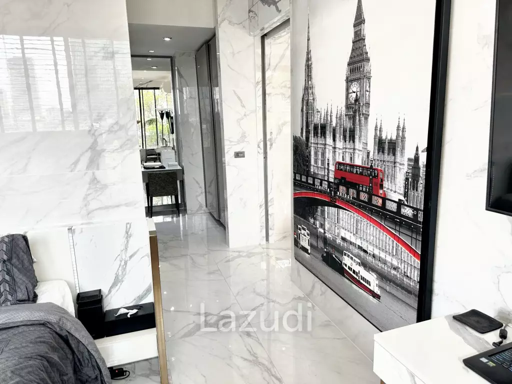 2 Bedrooms 2 Bathrooms 158 SQ.M at M Silom