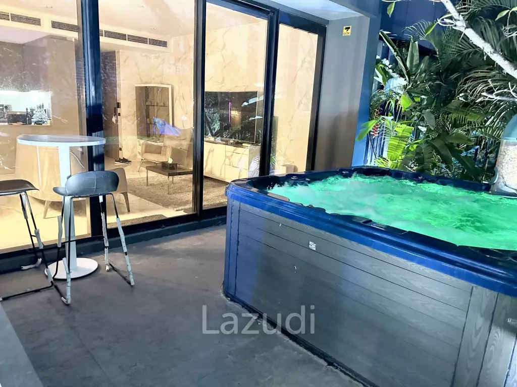 2 Bedrooms 2 Bathrooms 158 SQ.M at M Silom