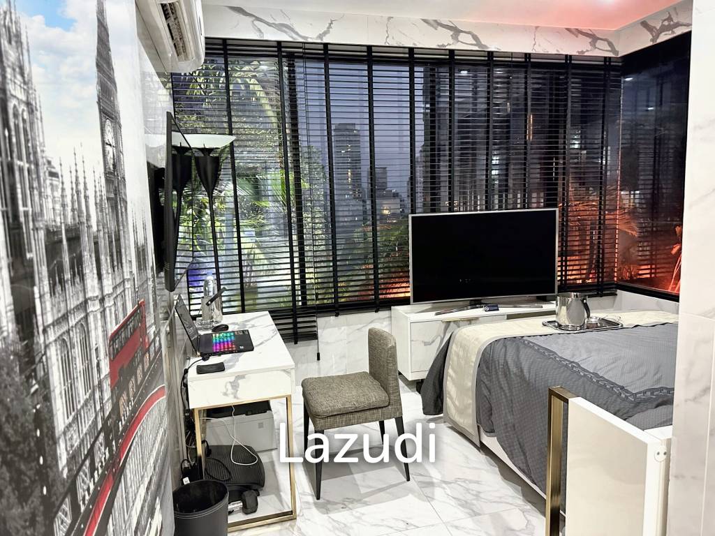 2 Bedrooms 2 Bathrooms 158 SQ.M at M Silom