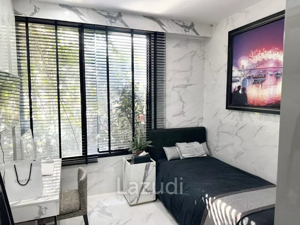 2 Bedrooms 2 Bathrooms 158 SQ.M at M Silom