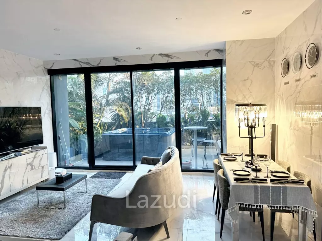 2 Bedrooms 2 Bathrooms 158 SQ.M at M Silom