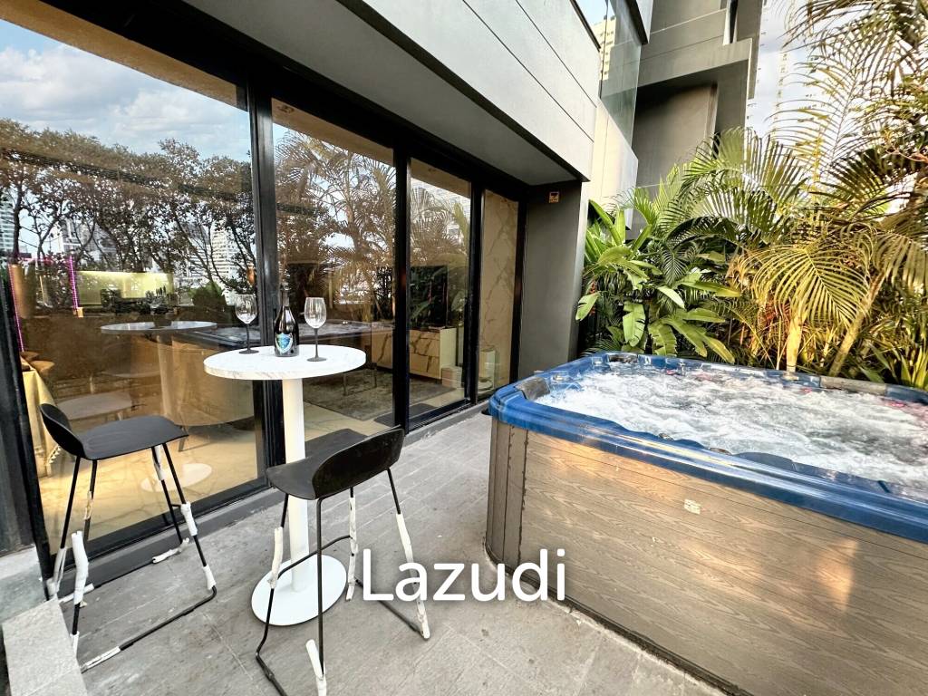 2 Bedrooms 2 Bathrooms 158 SQ.M at M Silom