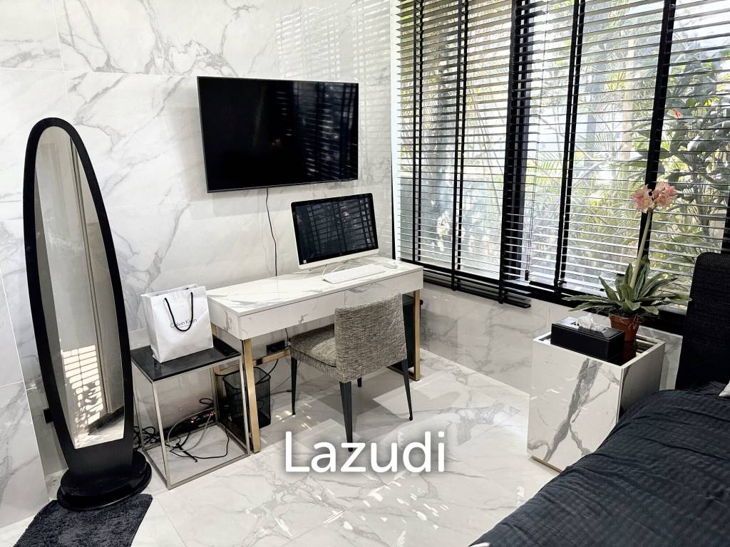 2 Bedrooms 2 Bathrooms 158 SQ.M at M Silom