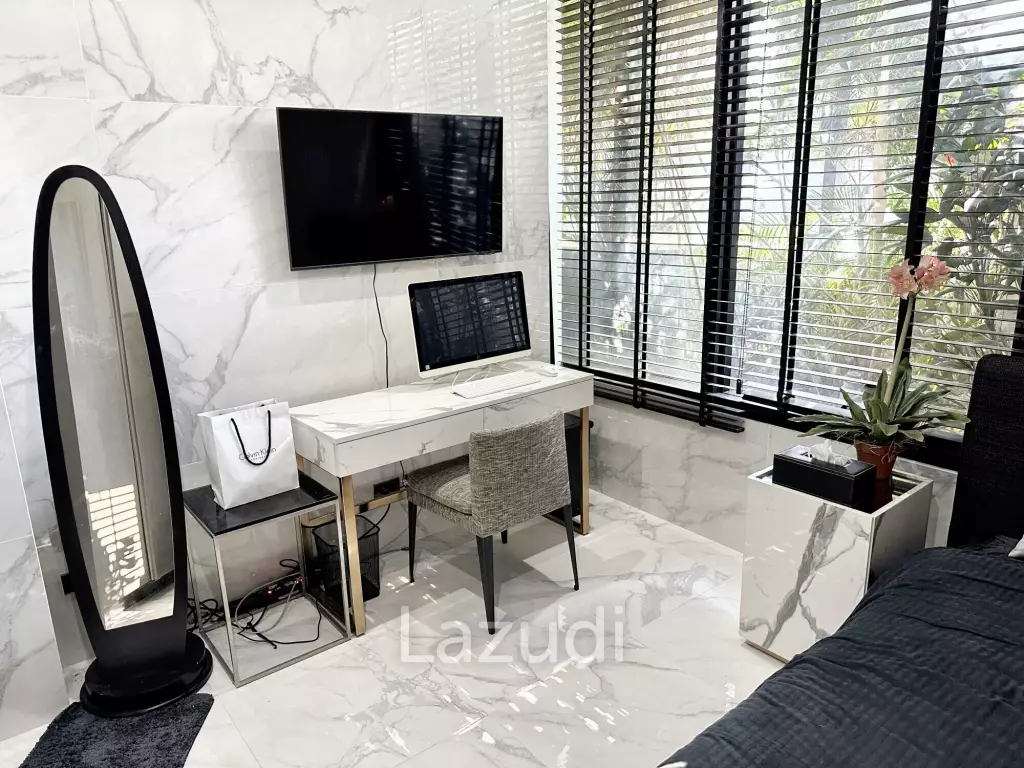2 Bedrooms 2 Bathrooms 158 SQ.M at M Silom