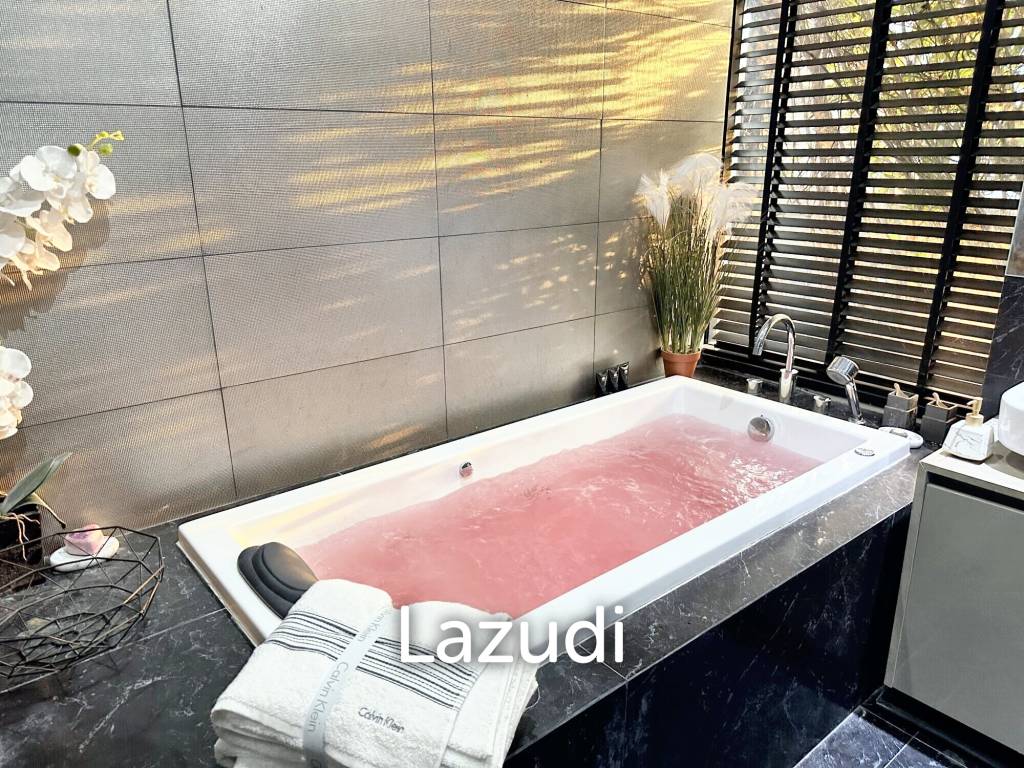 2 Bedrooms 2 Bathrooms 158 SQ.M at M Silom
