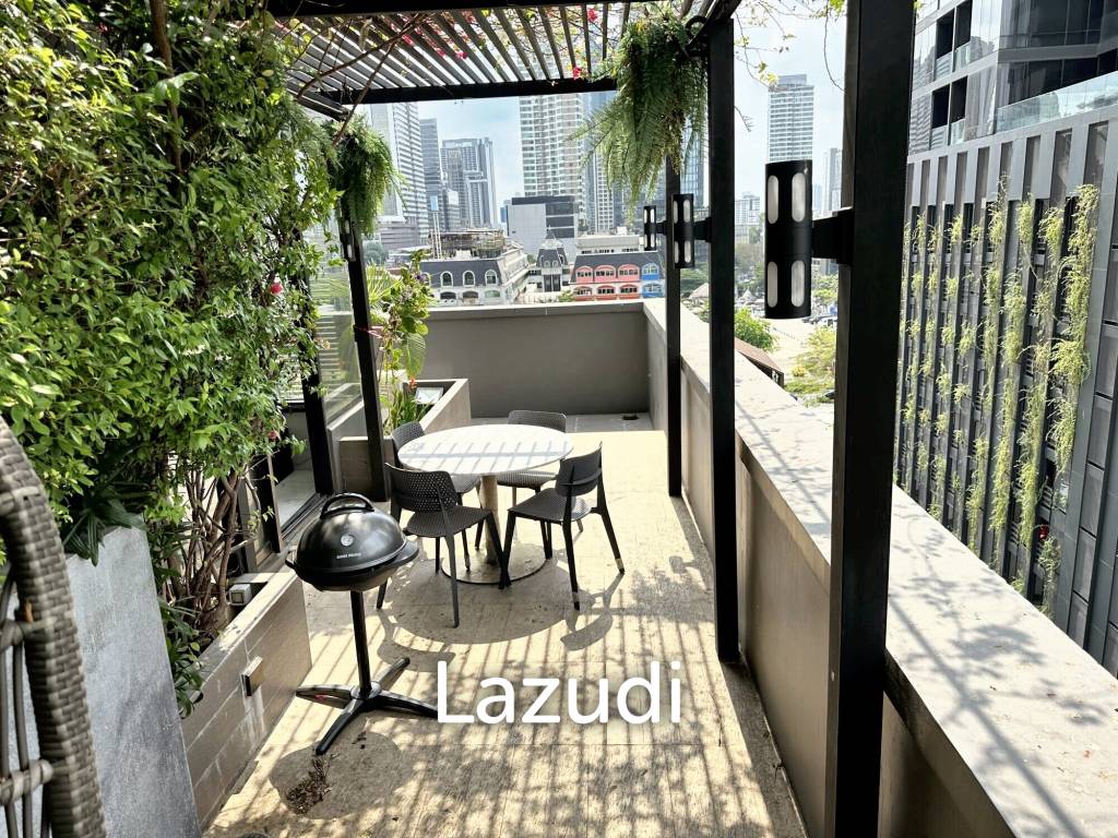 2 Bedrooms 2 Bathrooms 158 SQ.M at M Silom