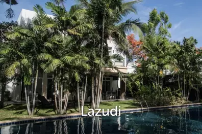 Luxurious 4 Bedroom 2 Storey Villa on Private Residence