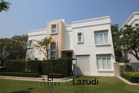 Luxurious 4 Bedroom 2 Storey Villa on Private Residence