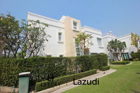 Luxurious 4 Bedroom 2 Storey Villa on Private Residence