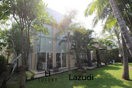 Luxurious 4 Bedroom 2 Storey Villa on Private Residence