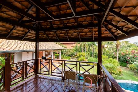 WHITE LOTUS 2 : Beautiful 3 bed pool Villa