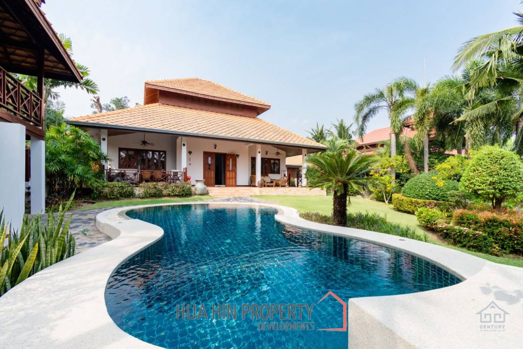 WHITE LOTUS 2 : Beautiful 3 bed pool Villa