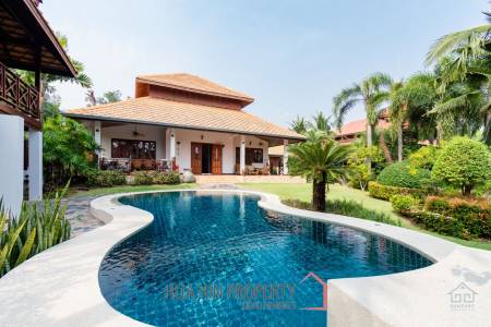 WHITE LOTUS 2 : Beautiful 3 bed pool Villa