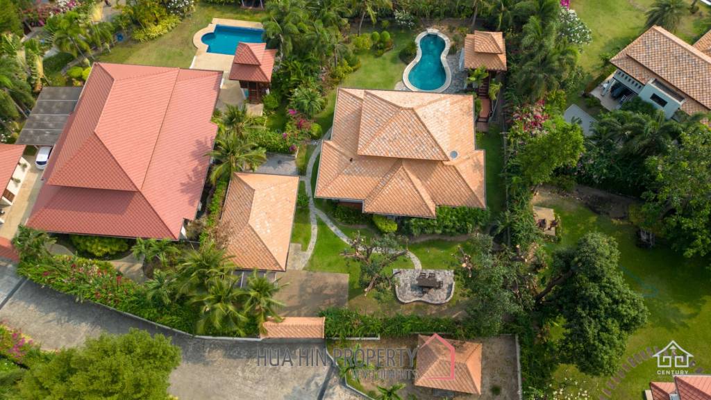 WHITE LOTUS 2 : Beautiful 3 bed pool Villa