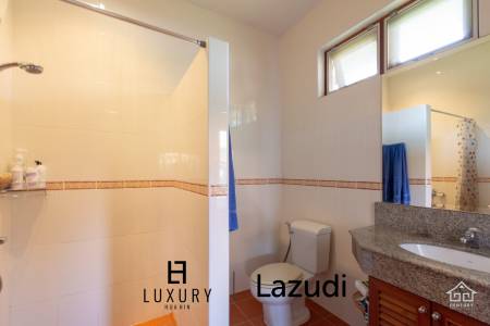 1,200 metro cuadrado 3 ` 3 Baño Villa de Venta