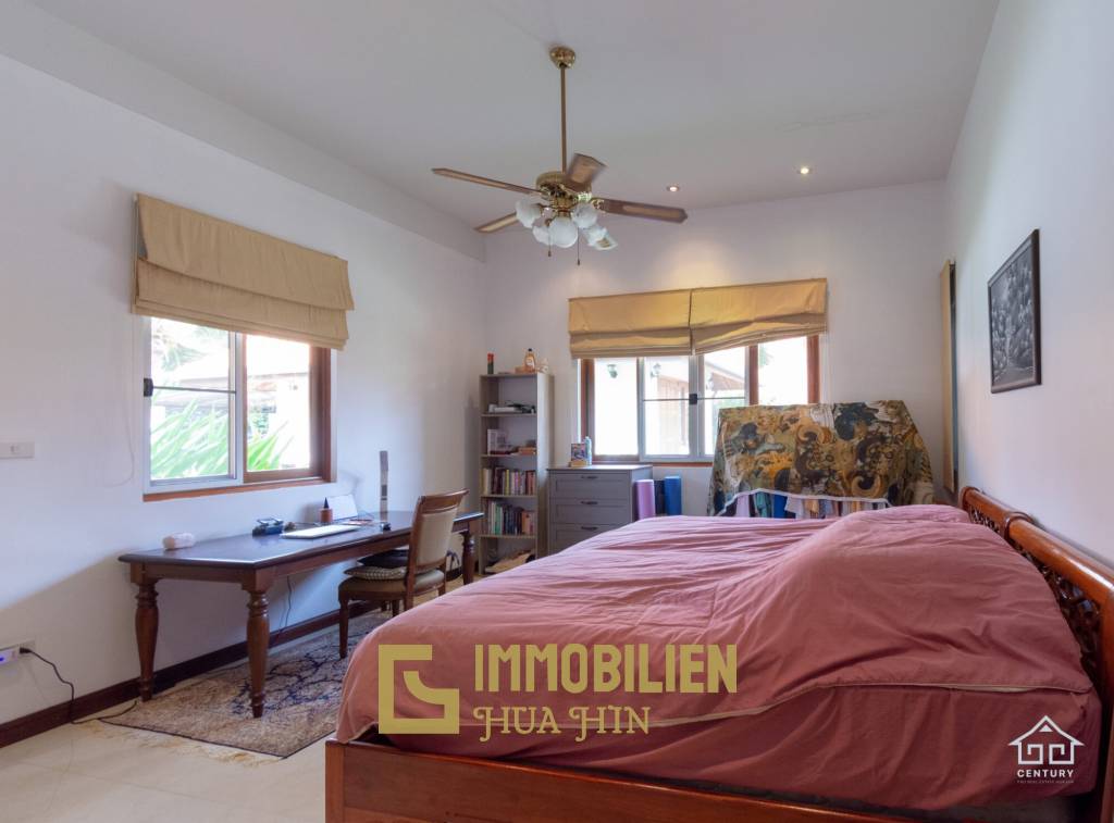 1,200 qm 3 Bett 3 Bad Villa Für Verkauf