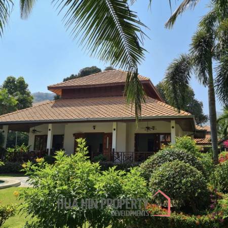 WHITE LOTUS 2 : Beautiful 3 bed pool Villa