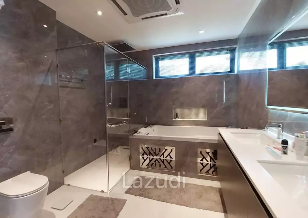5 Bed 5 Bath 700 SQ.M. D-Sign Villas