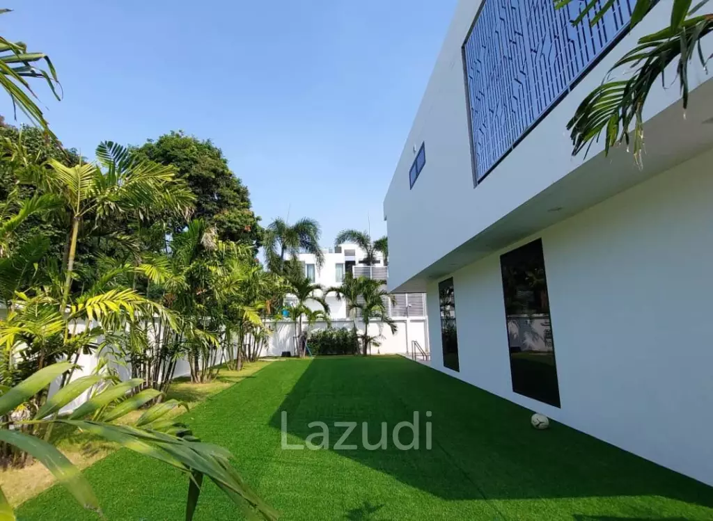 5 Bed 5 Bath 700 SQ.M. D-Sign Villas
