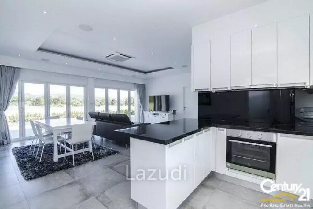 Beautiful 3 Bed Pool Villa on the famous Black Mountain Golf Course