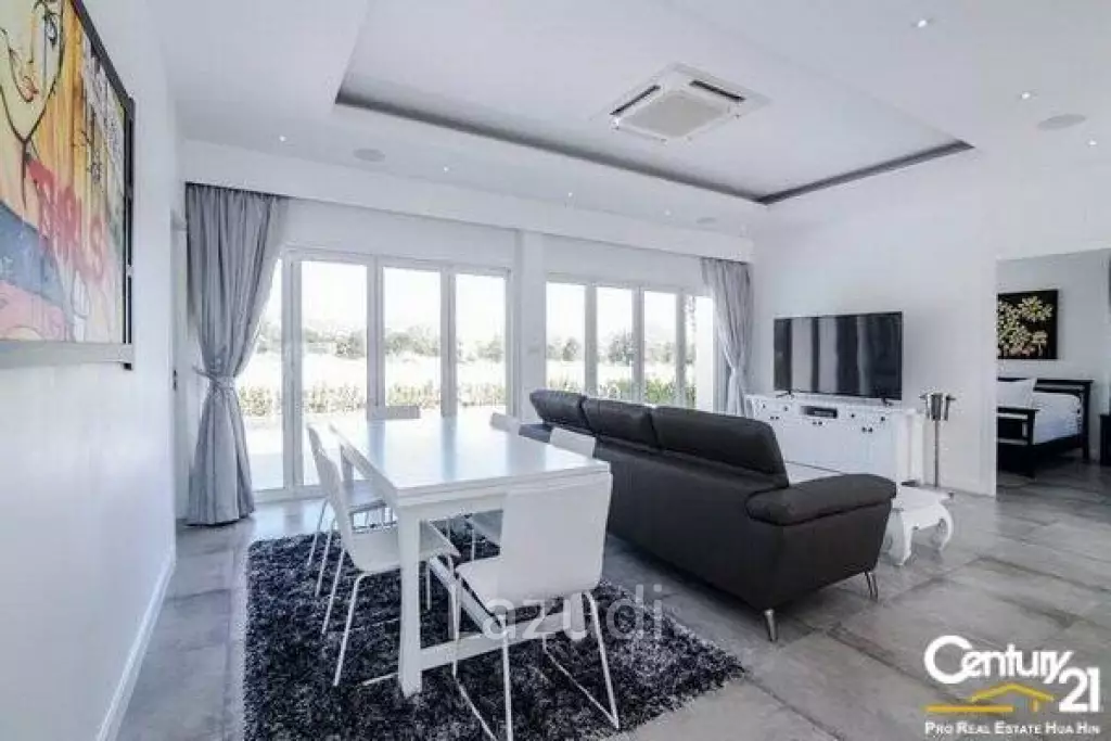Beautiful 3 Bed Pool Villa on the famous Black Mountain Golf Course