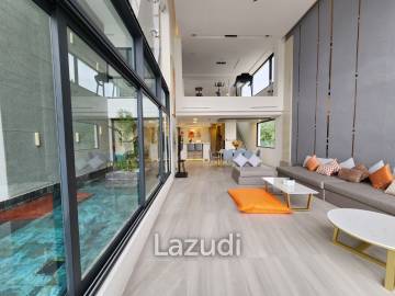 Townhouse with Private Roof Terrace and Sea View