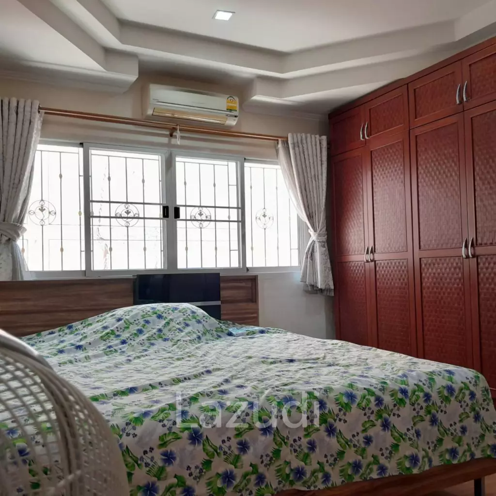 3 Bedrooms 3 Bathrooms 248 SQ.M House Corner Unit Soi Paniend Charg.