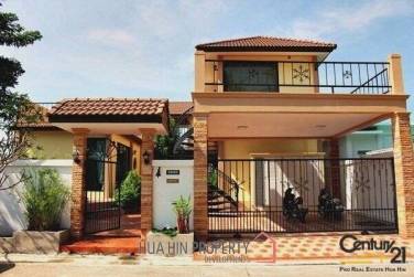 2 Storey Spanish Style Villa near Town