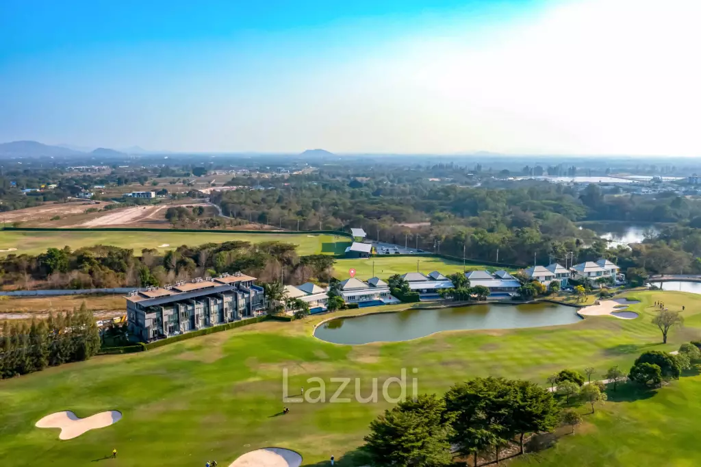 Black Mountain: Totally Renovated High-End Villa