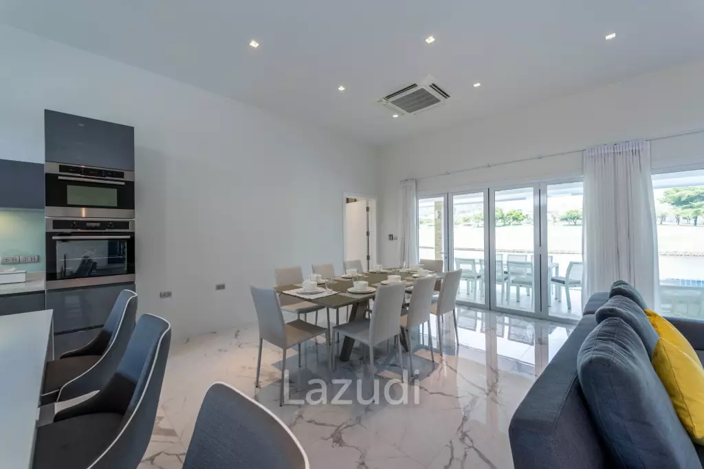 Black Mountain: Totally Renovated High-End Villa