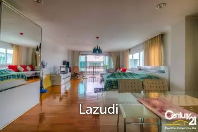 Large Studio Condo with Sea View