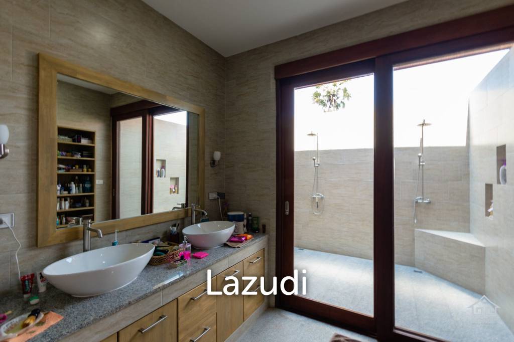 1,809 Sqm 3 Bed 4 Bath Villa For Sale