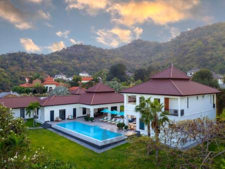 BelVida Estates Hua Hin : 5 Bedroom, Super Luxurious and Exclusive Pool Villa