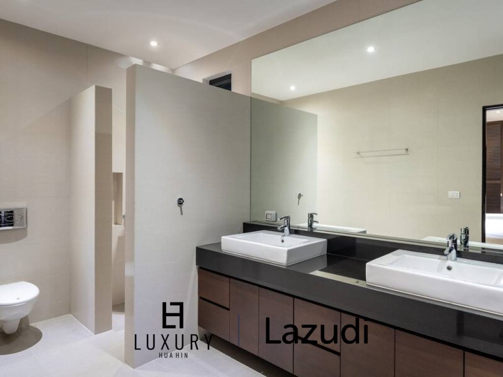 2,576 metro cuadrado 5 ` 6 Baño Villa de Venta