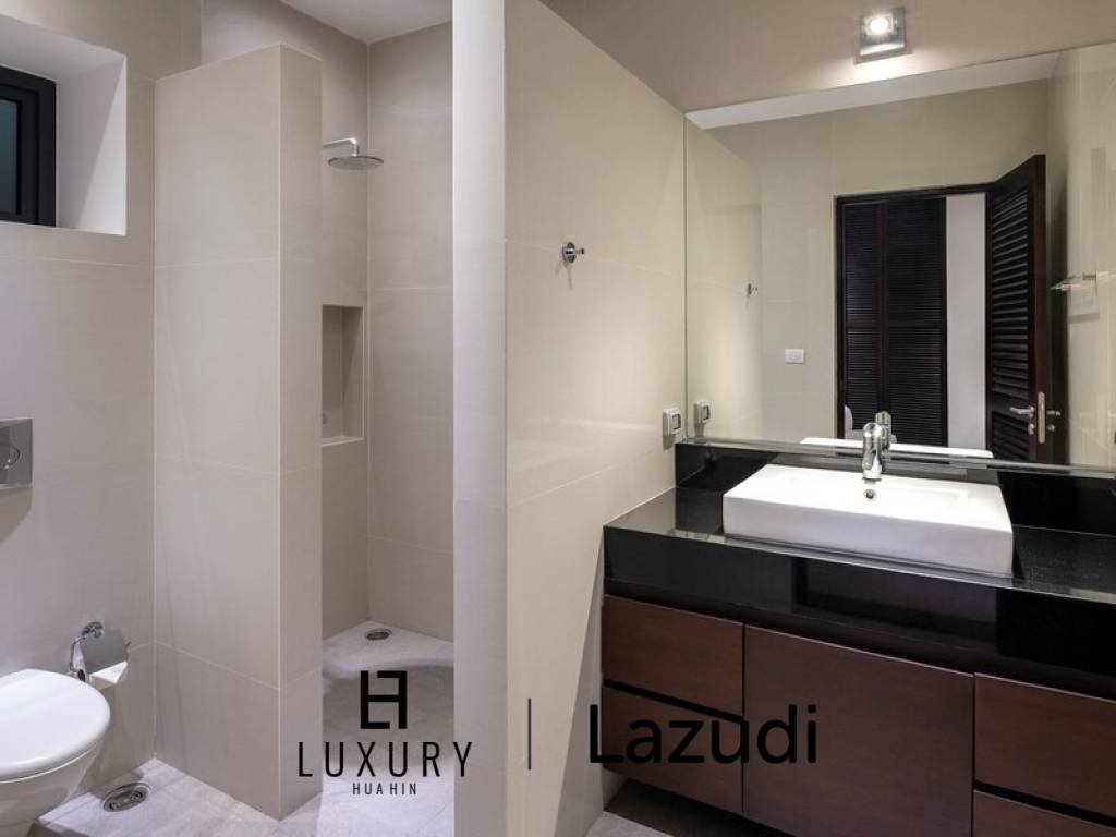 2,576 metro cuadrado 5 ` 6 Baño Villa de Venta