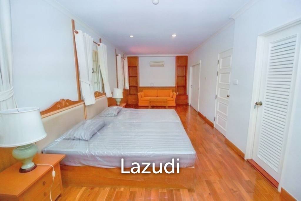 3 Bed 4,500 SQ.M Lakeside Villa 1 Residence