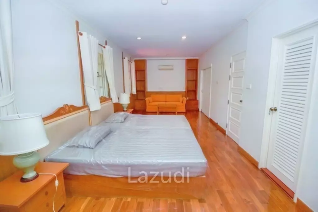 3 Bed 4,500 SQ.M Lakeside Villa 1 Residence